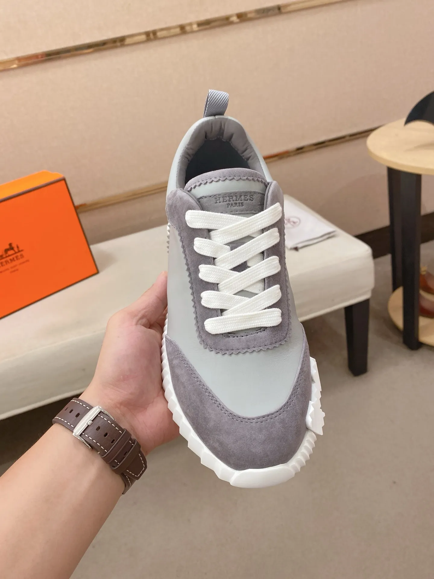 Men's clothing and shoes💰: 640💰《HERMES》【Classic Original Version】Hermès; Top 🔝 Purchasing Agency 🔍🔍Men's latest 🇺🇸 counters are on sale simultaneously, original imported from Italy ▲▲First-layer cowhide with suede cowhide ▲▲ (high-end and expensive Qi·Grade) Exquisite workmanship (Italian 🇮🇹Imported water-dyed 🐂cowhide lining) Sole: Original sole provided by the original factory, ⚠️Exclusive double-layer activity·TPR·Rubber·Combined molded outsole; Super·comfortable·wear-resistant·non-slip·environmental protection The real thing is more beautiful if you take the real thing (high quality, follow the order), you can enter and exit the counter at will * Code number: 39·40·41·42·43·44# (can be customized 38.45.46.)